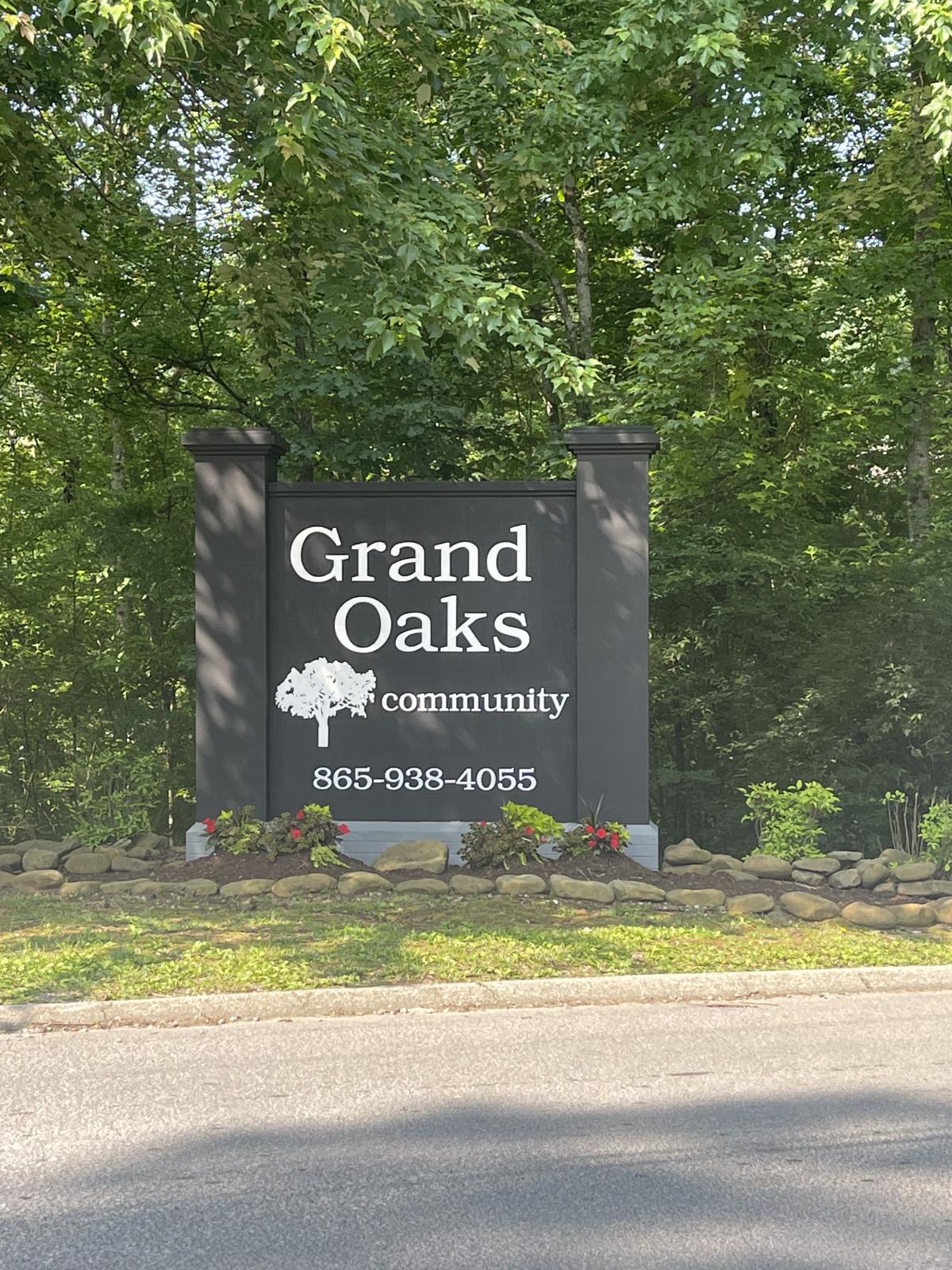 Grand Oaks