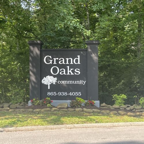 Grand Oaks