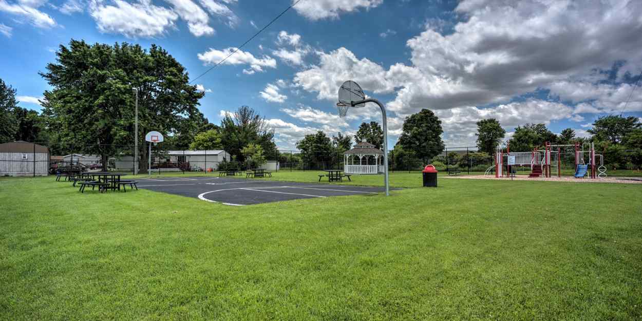 Lakewood Estates (IA)