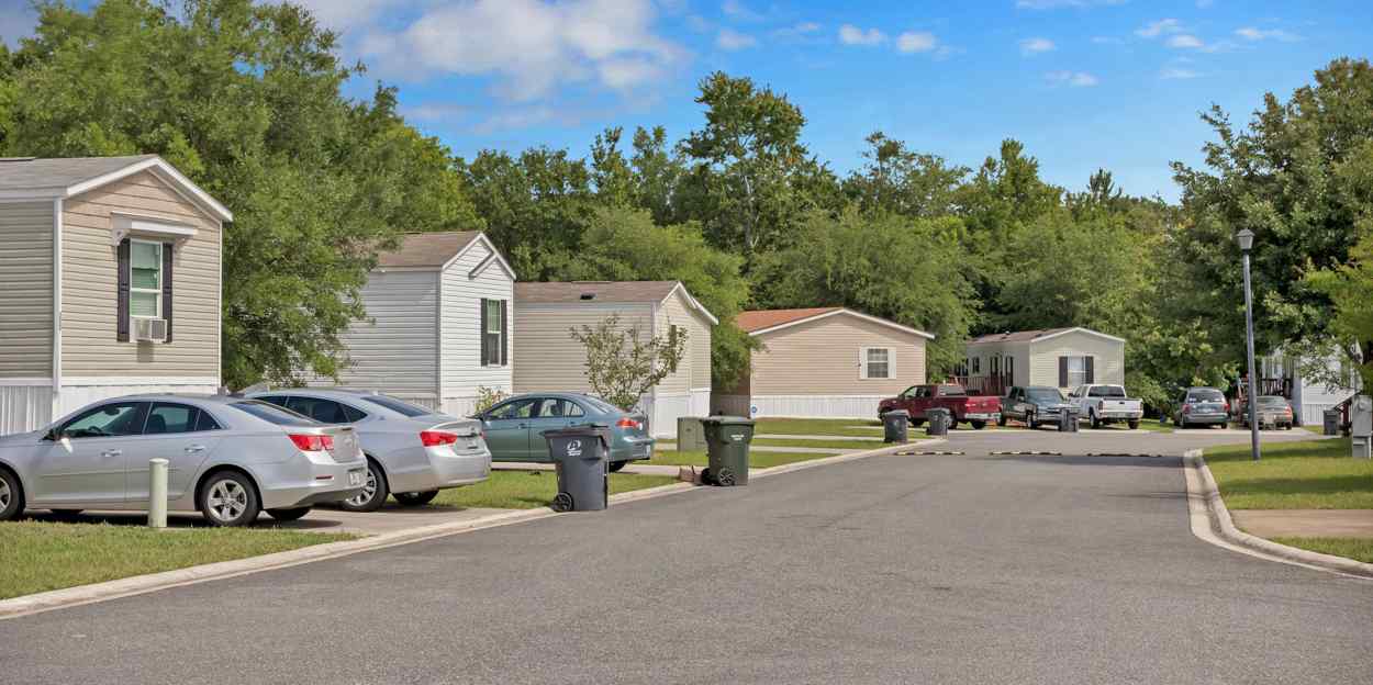 Woodland Estates (FL)